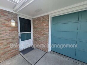 3226 Arrowwood Dr in Fort Wayne, IN - Building Photo - Building Photo