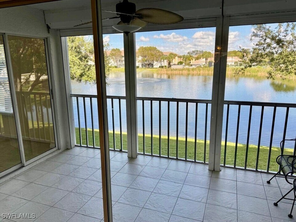 9580 Victoria Ln in Naples, FL - Building Photo