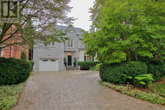 property at 108 Yonge Blvd