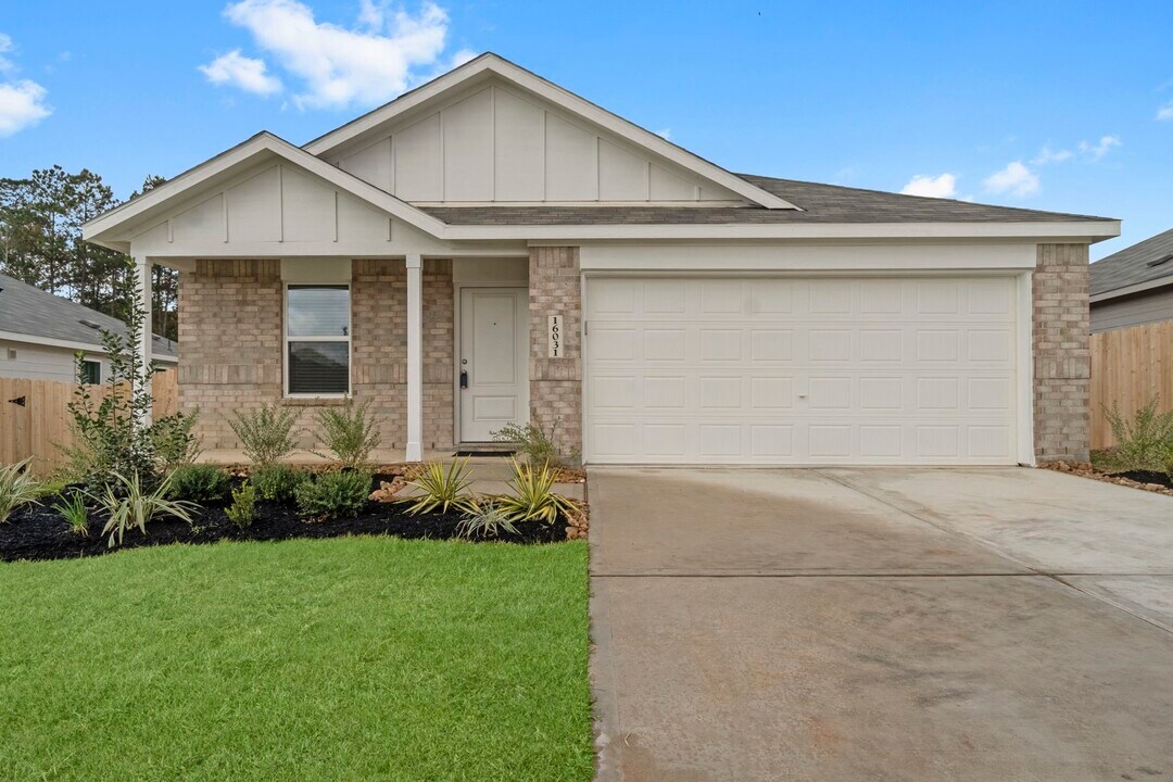 16031 Tallis Dr in Conroe, TX - Building Photo