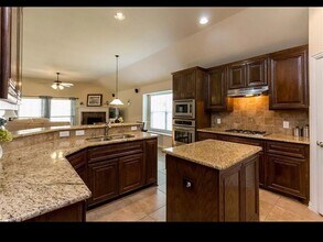 897 Witherby Ln in Lewisville, TX - Building Photo - Building Photo