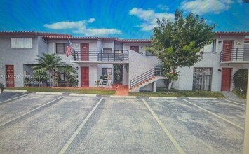 15420 SW 74th Cir Ct in Miami, FL - Building Photo - Building Photo