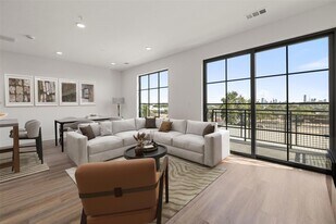 4315 S Congress Ave, Unit 428 in Austin, TX - Building Photo