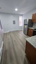 1325 Narragansett St, Unit Floor 2 in Philadelphia, PA - Building Photo - Building Photo