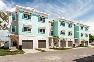 1273 Savona Dr in St. Petersburg, FL - Building Photo