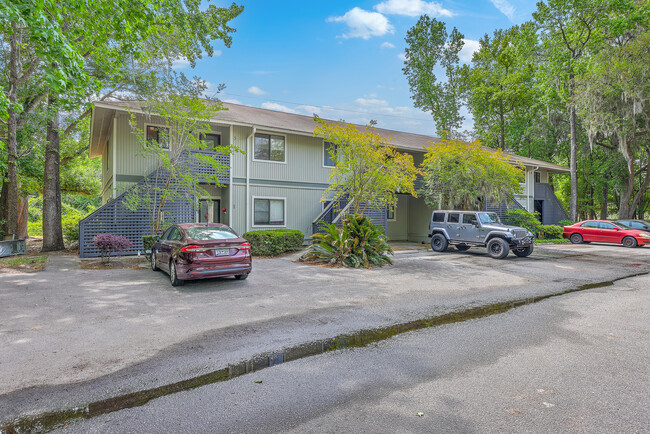 2736 Jobee Dr, Unit 5 in Charleston, SC - Foto de edificio - Building Photo