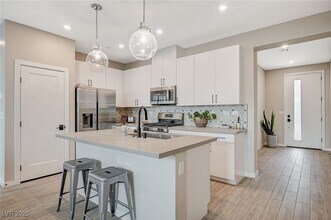 9276 Desert Pearl Ave in Las Vegas, NV - Building Photo - Building Photo