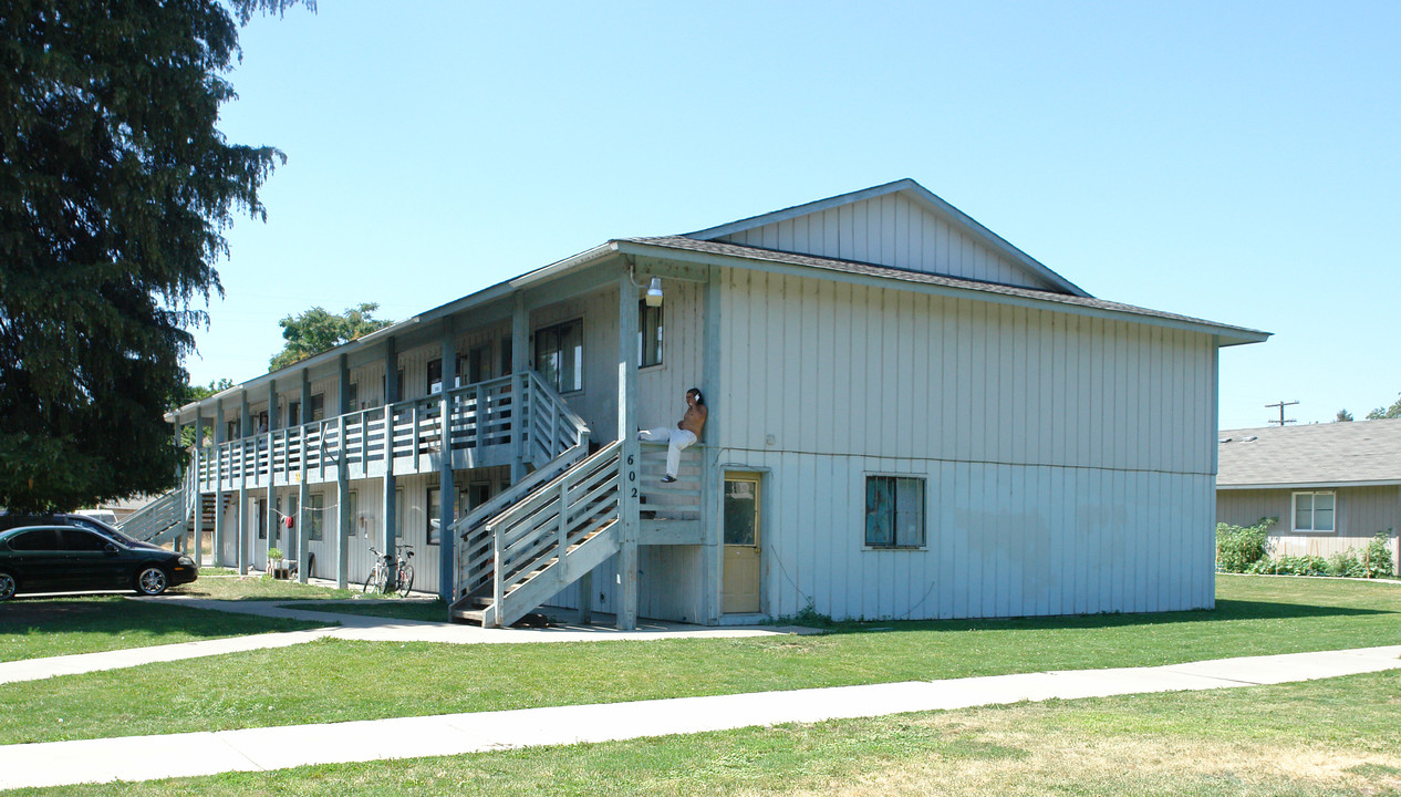 Yakima M.F. LLC in Yakima, WA - Building Photo