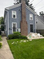 111 Pleasant Ave in Highwood, IL - Building Photo