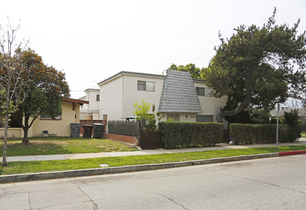 544 W Lexington Dr in Glendale, CA - Building Photo