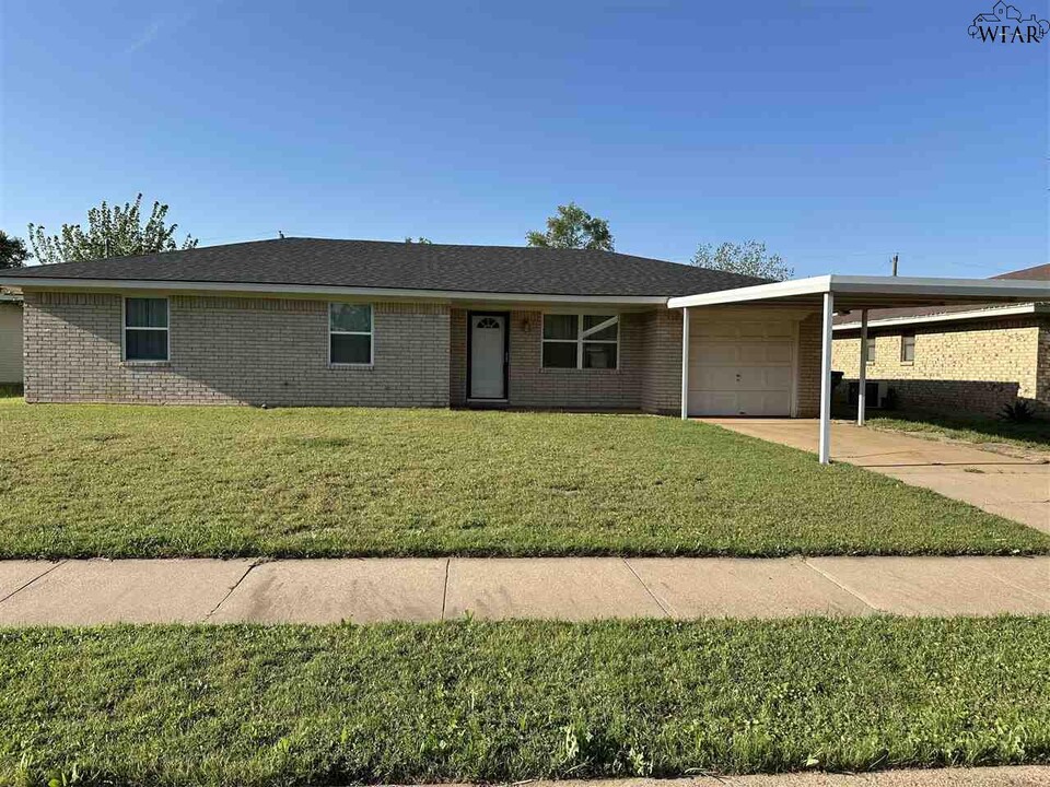 1414 Longview St in Wichita Falls, TX - Foto de edificio