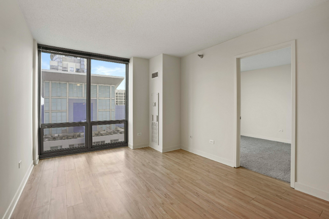 property at 1276 S Michigan Ave
