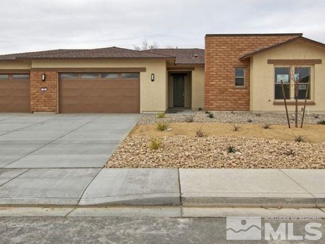 735 Palomino Dr in Fernley, NV - Foto de edificio