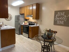 1919 Ygnacio Valley Rd, Unit 44 in Walnut Creek, CA - Foto de edificio - Building Photo