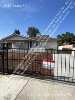 1213 Dawn St in Bakersfield, CA - Building Photo