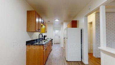 1167 Orange Ave in Redding, CA - Foto de edificio - Building Photo