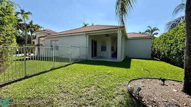 522 Live Oak Ln in Weston, FL - Building Photo - Building Photo