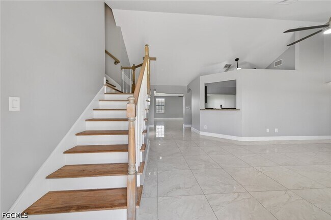 305 SE 19th Terrace in Cape Coral, FL - Building Photo - Building Photo