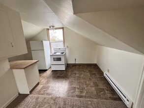 3170 Lansing Ave NE in Salem, OR - Building Photo - Building Photo