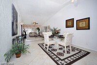 3511 Antarctic Cir in Naples, FL - Foto de edificio - Building Photo