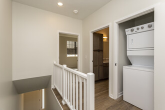 Little Bo Bungalows and Flats in Omaha, NE - Building Photo - Interior Photo