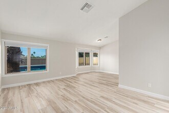 10185 E Becker Ln in Scottsdale, AZ - Building Photo - Building Photo