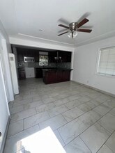 8689 San Miguel Ave in South Gate, CA - Building Photo - Building Photo