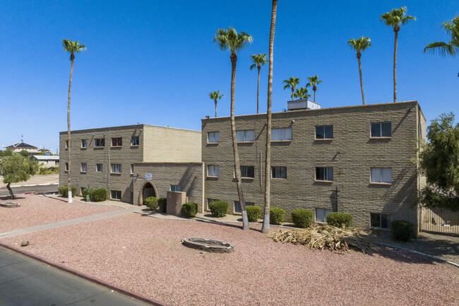 Cimmaron Springs in Phoenix, AZ - Building Photo - Building Photo