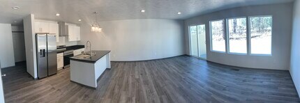 2232 E Winger Rd in Spokane, WA - Building Photo - Building Photo