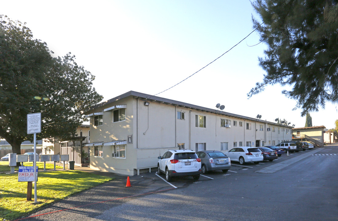 Clayburn Apartments in San Jose, CA - Building Photo