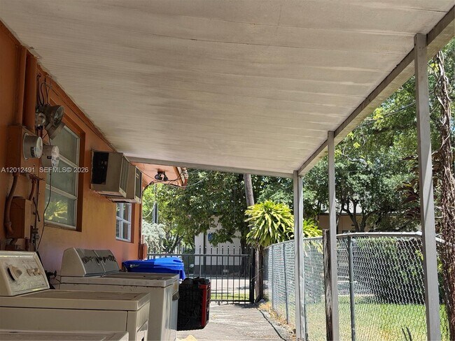 1820 NW 19th Ave in Miami, FL - Building Photo - Building Photo
