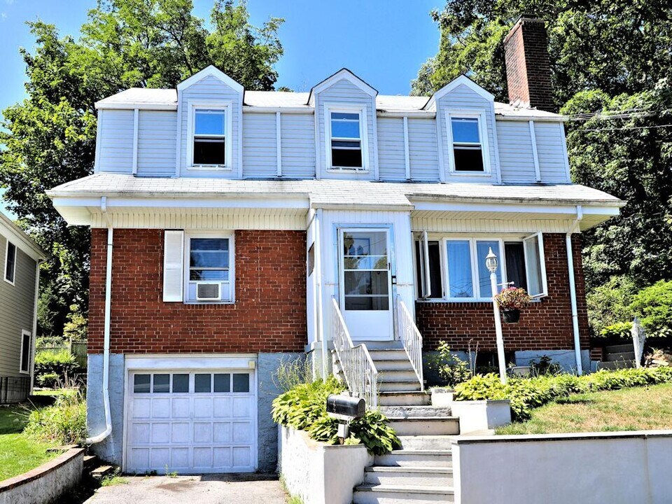 8 2nd St in Harrison, NY - Building Photo