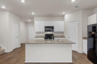 5728 Brocade Dr in Austin, TX - Building Photo - Building Photo