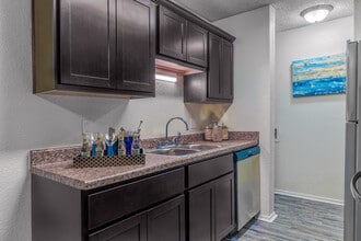 Twin Creek Village in Norman, OK - Foto de edificio - Interior Photo