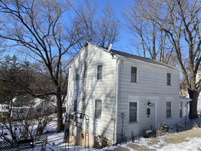 208 N Carroll St in Mount Carroll, IL - Building Photo - Building Photo