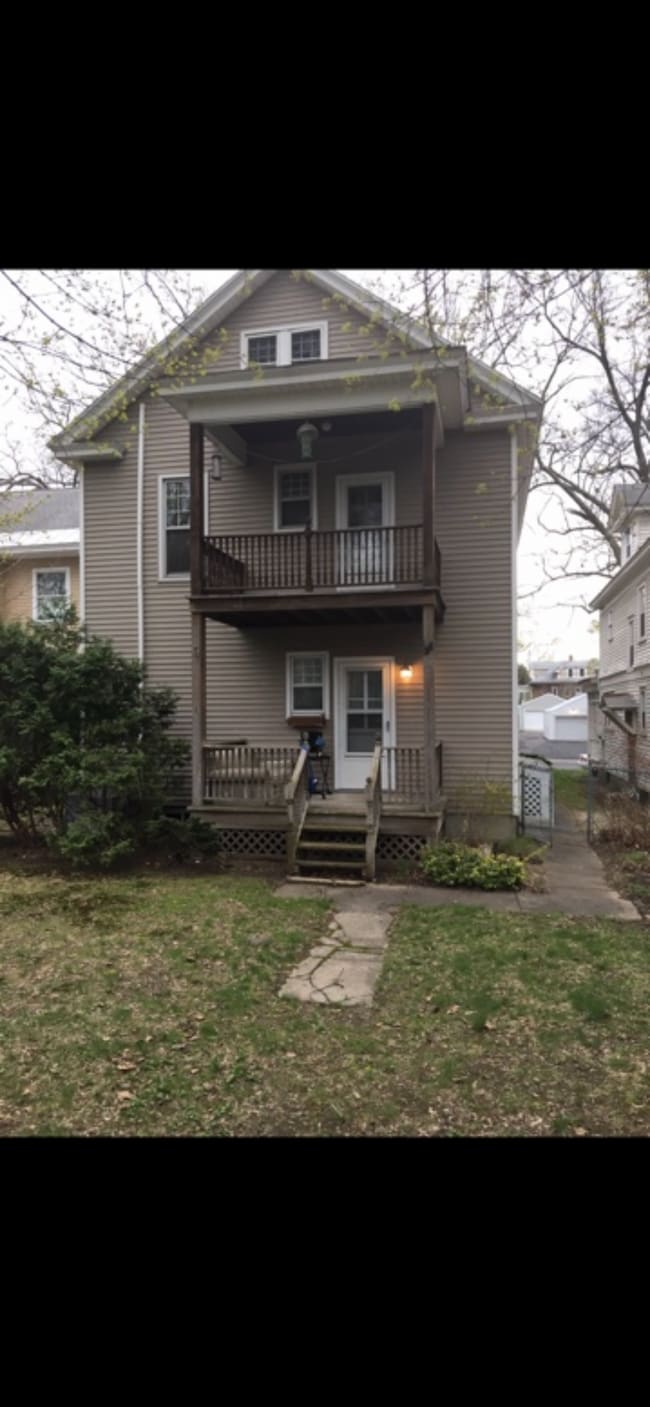 18 Terrace Ave, Unit Second Floor in Albany, NY - Building Photo - Building Photo