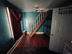 276 Benson Ave in Elmont, NY - Foto de edificio - Building Photo