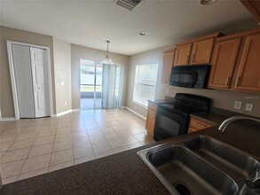 8225 Summer Wood Ln in Riverview, FL - Building Photo - Building Photo
