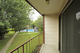 Heights at 701 in Harker Heights, TX - Building Photo - Interior Photo