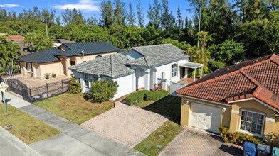 13101 NW 11th Terrace in Miami, FL - Building Photo - Building Photo