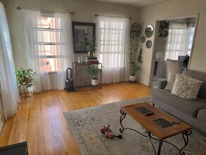 346 N Curson Ave, Unit 348.5 in Los Angeles, CA - Building Photo - Building Photo