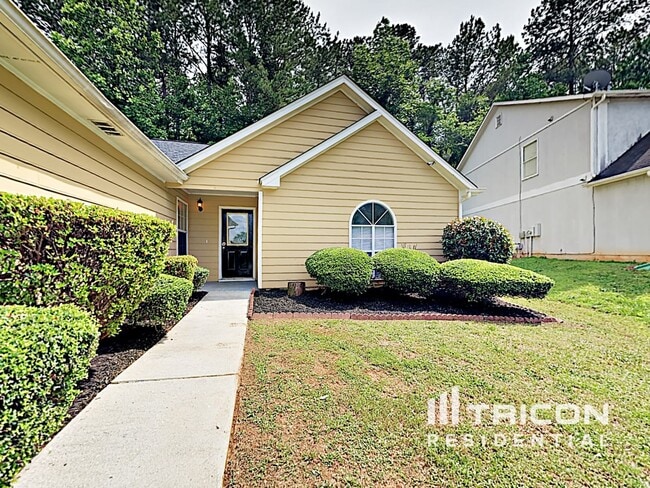 741 Shore Dr in Lithonia, GA - Building Photo - Building Photo