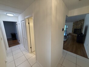 9394 Westlinks Terrace in Seminole, FL - Building Photo - Building Photo