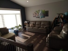 166 Cougar Crescent in Thunder Bay, ON - Building Photo - Building Photo