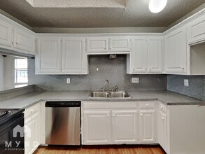 11837 Garden Terrace Dr in Dallas, TX - Building Photo - Building Photo