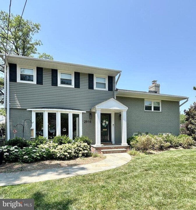 2916 Mayer Pl in Alexandria, VA - Building Photo