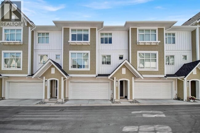 11280 Pazarena Pl. in Maple Ridge, BC - Building Photo - Building Photo