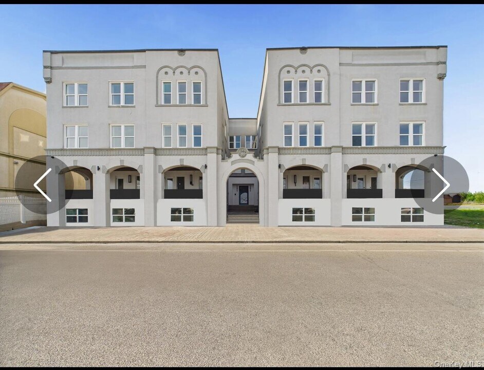 1-31M W Broadway in Long Beach, NY - Building Photo