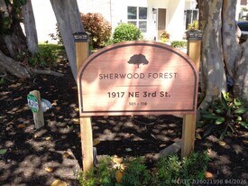 1917 NE 3rd St in Deerfield Beach, FL - Building Photo