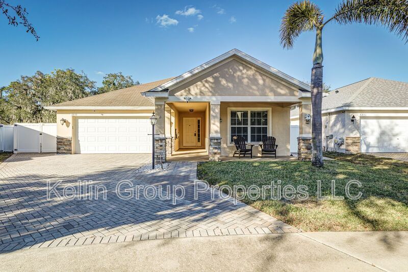 7233 Wakeview Dr in Davenport, FL - Building Photo